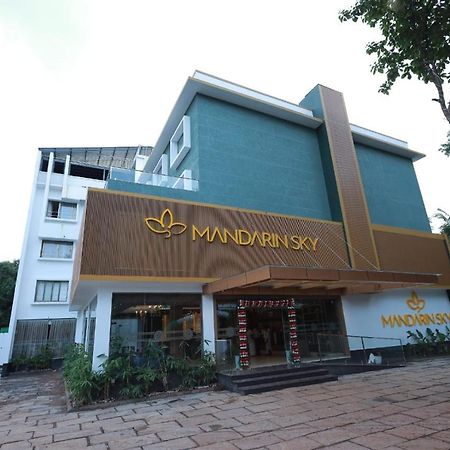 Hotel Mandarin Sky à Kannur Extérieur photo