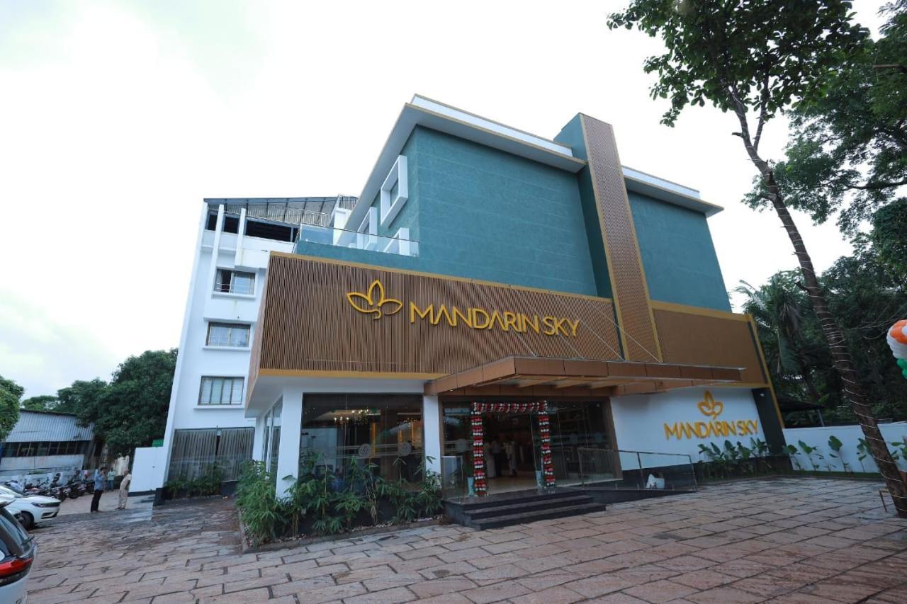 Hotel Mandarin Sky à Kannur Extérieur photo